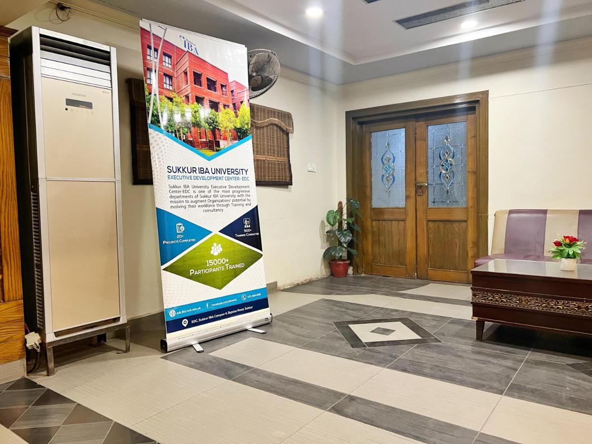 Hotel Мултан Екстер'єр фото