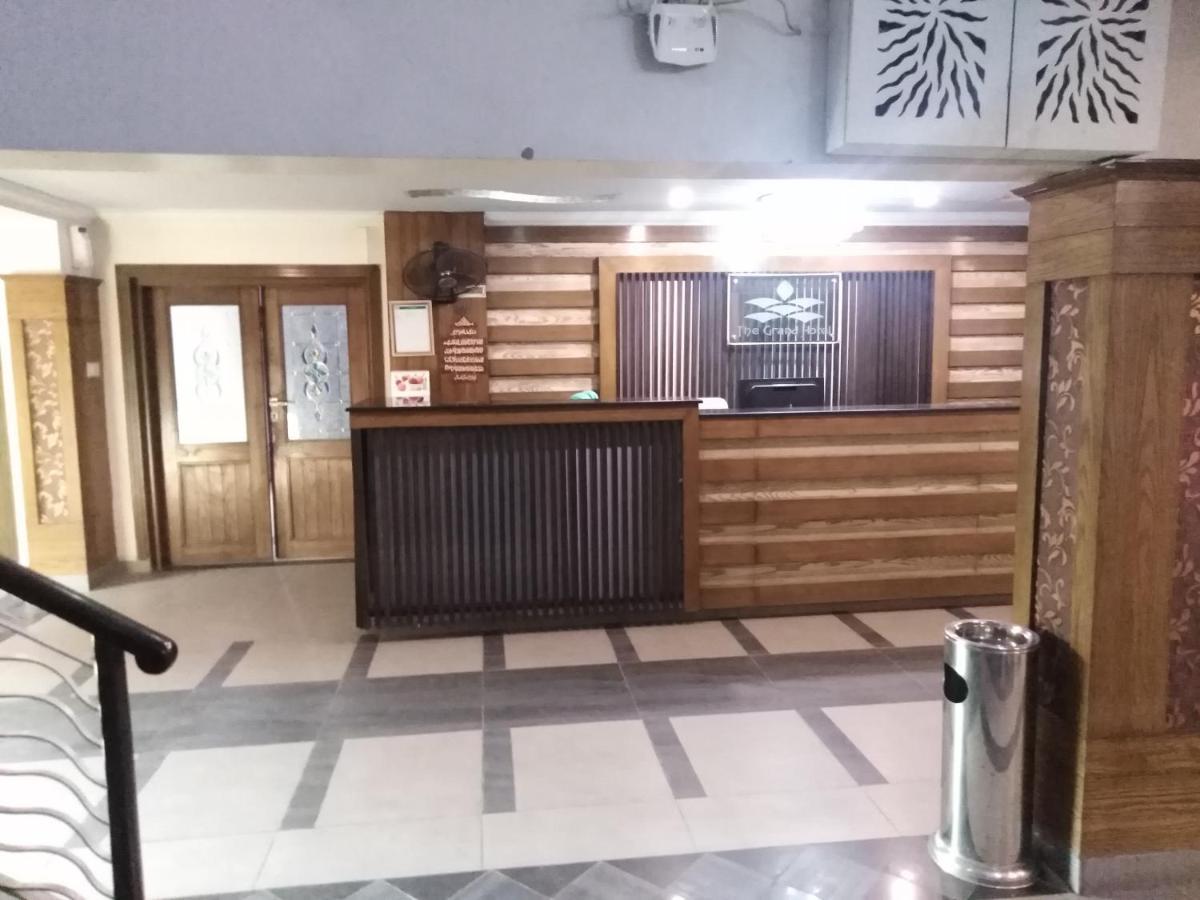 Hotel Мултан Екстер'єр фото